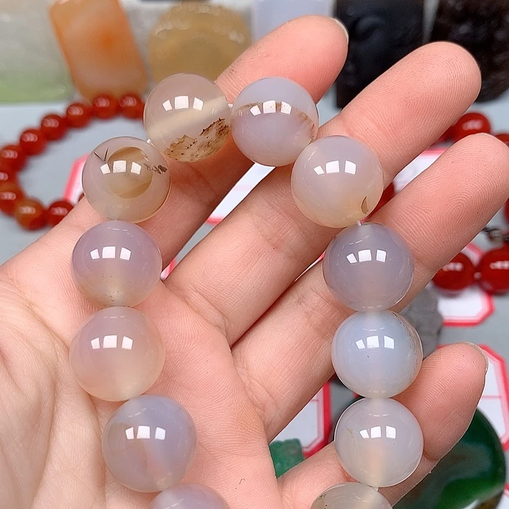 张***了玛瑙/玉髓颈饰未镶嵌