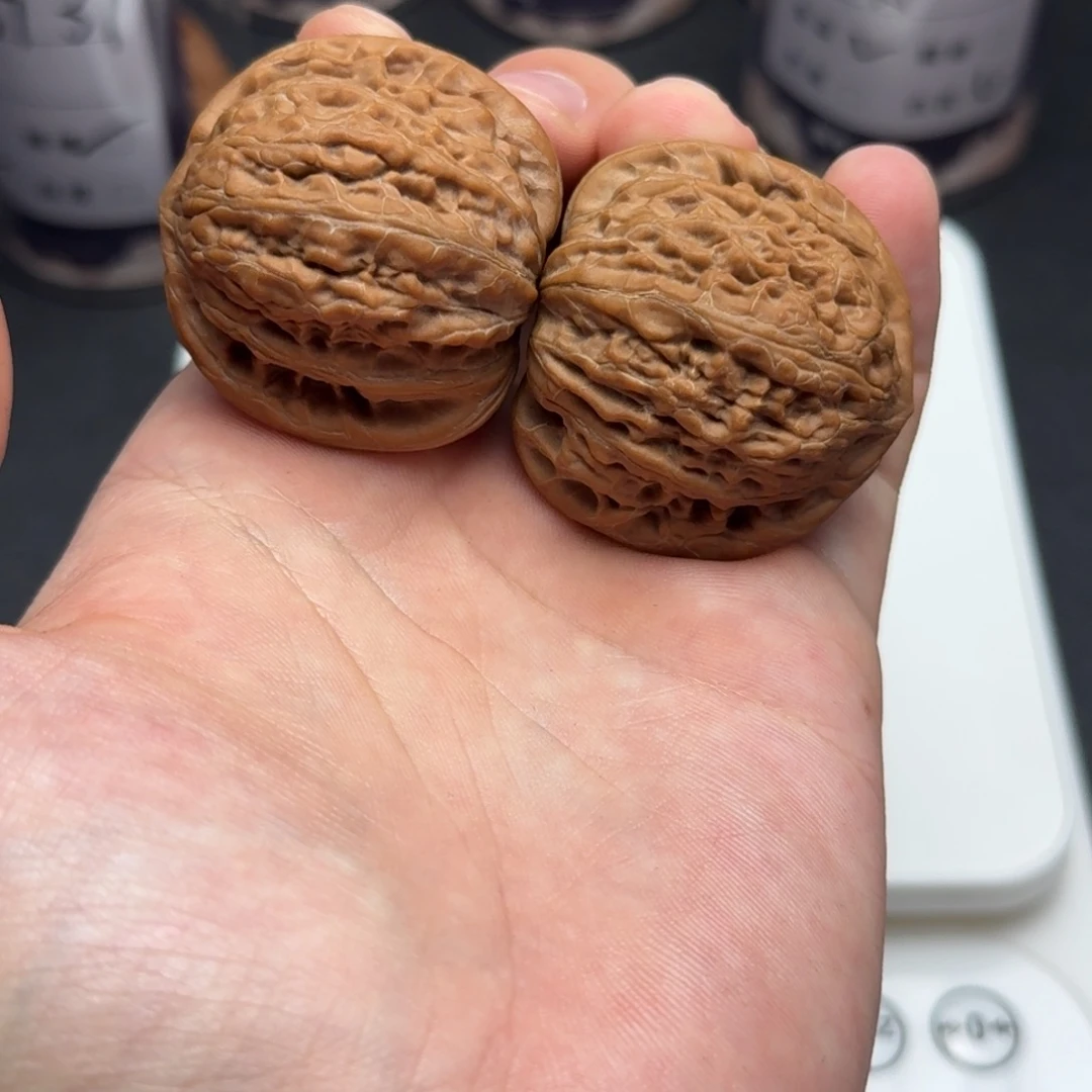 文玩核桃吊坠40 37 38红皮原生态高桩铁锤