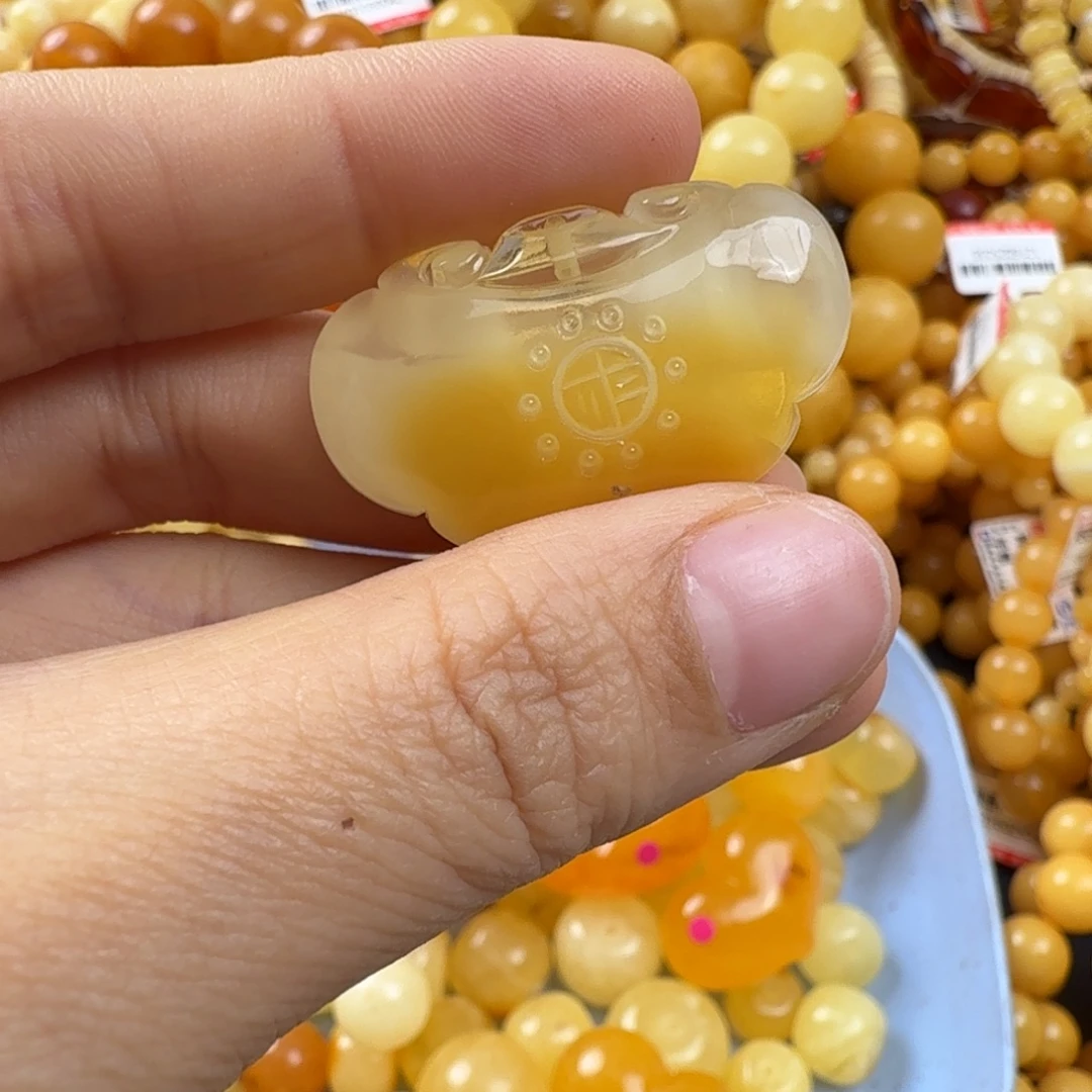 琥珀未镶嵌珠宝奇石