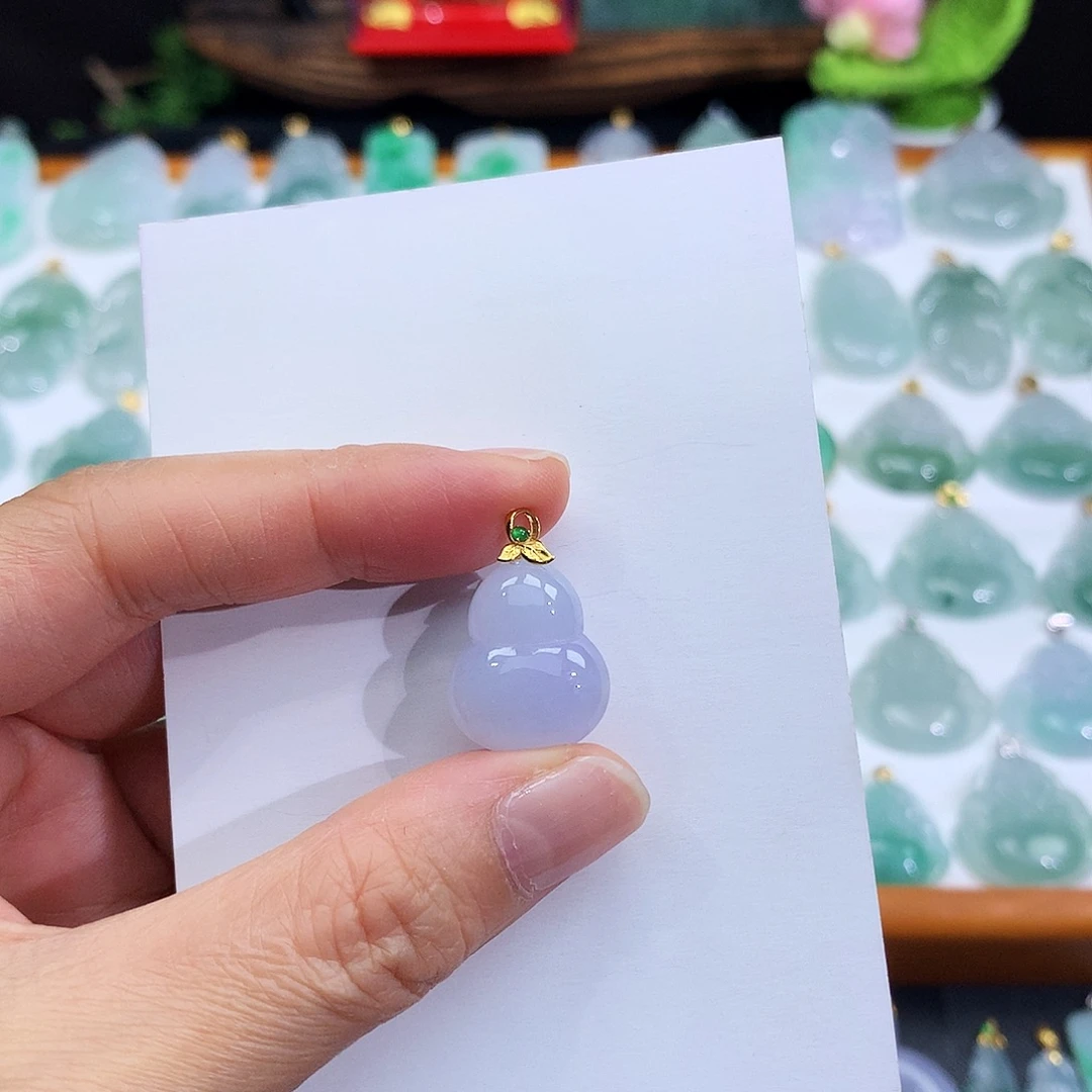 翡翠18K金镶嵌颈饰翡翠吊坠