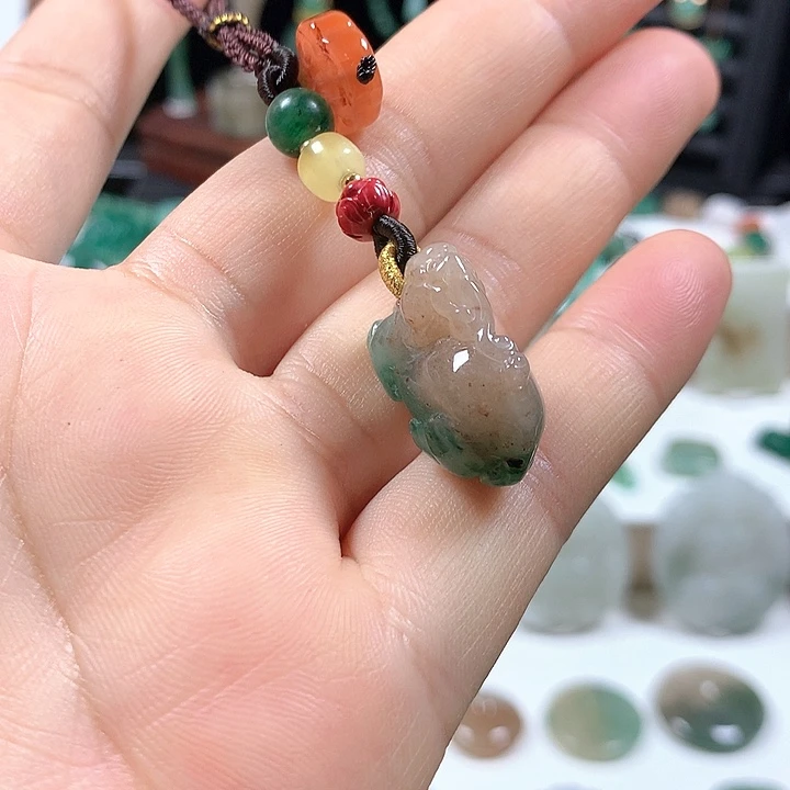 未镶嵌独山玉颈饰