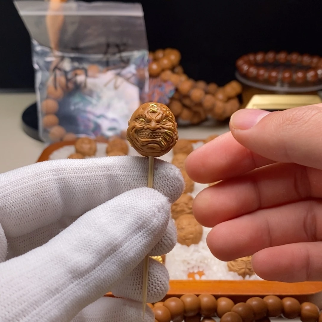 秋***.猴头核桃吊坠猴头恶僧满镶款吞噬