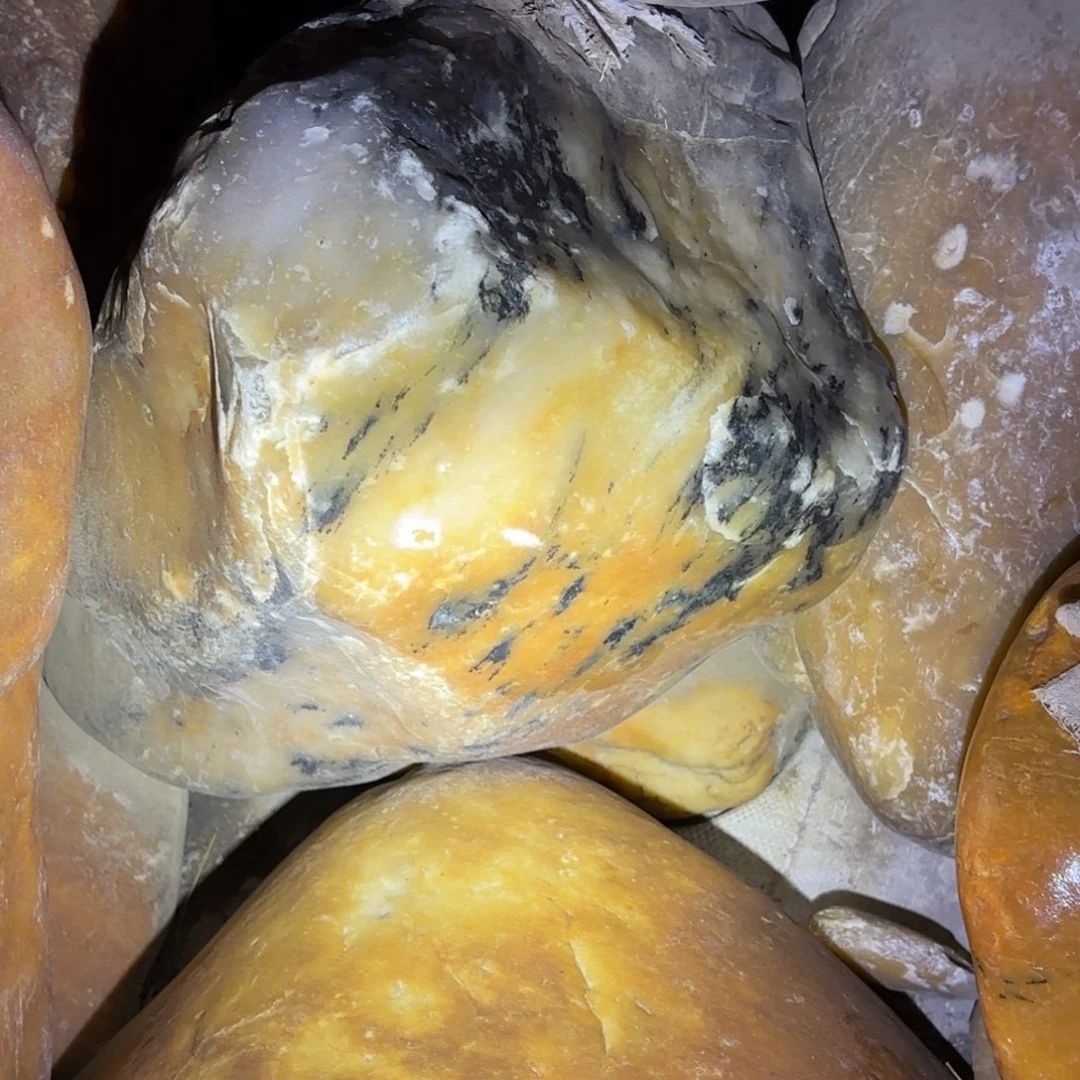 纳***艇石英岩玉未镶嵌裸石