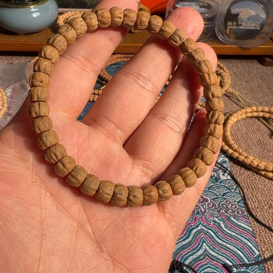 J***。吊坠柏香籽/百香籽