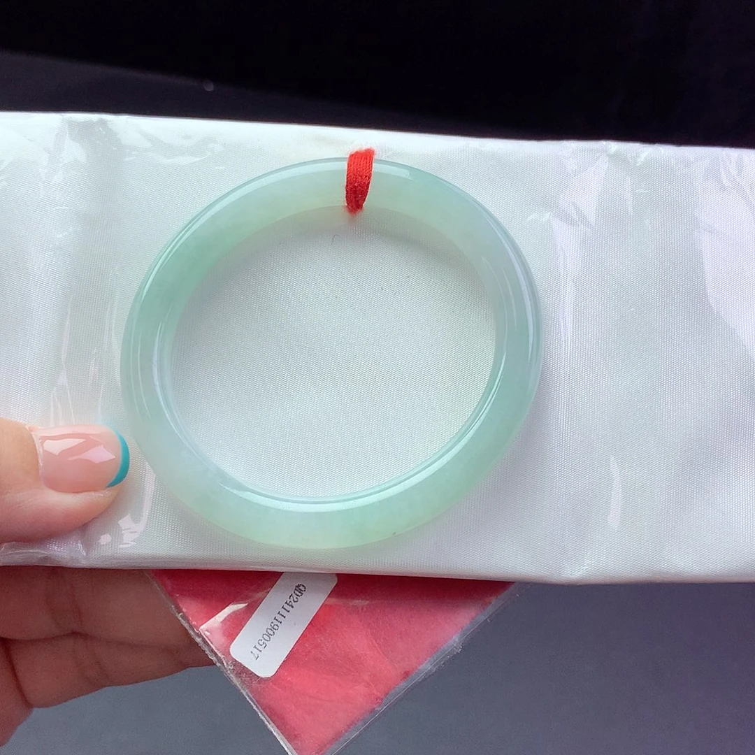 【闪购商品】翡翠手镯未镶嵌贵妃a 1101403