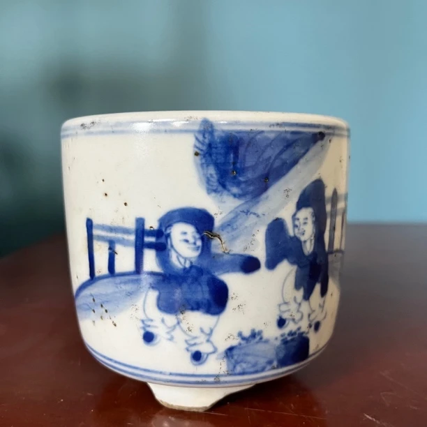 1193 清 青花人物故事三足炉