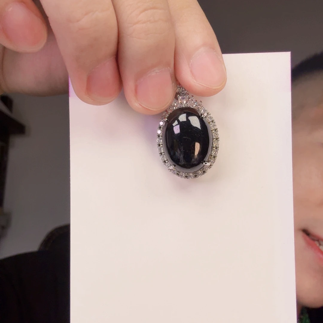 翡翠银S925镶嵌颈饰一件