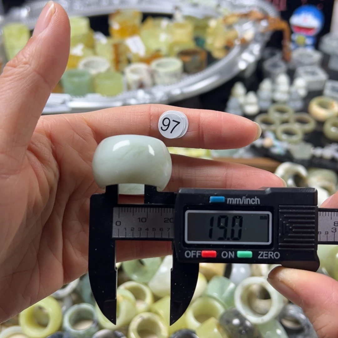 蛇纹石玉未镶嵌戒指