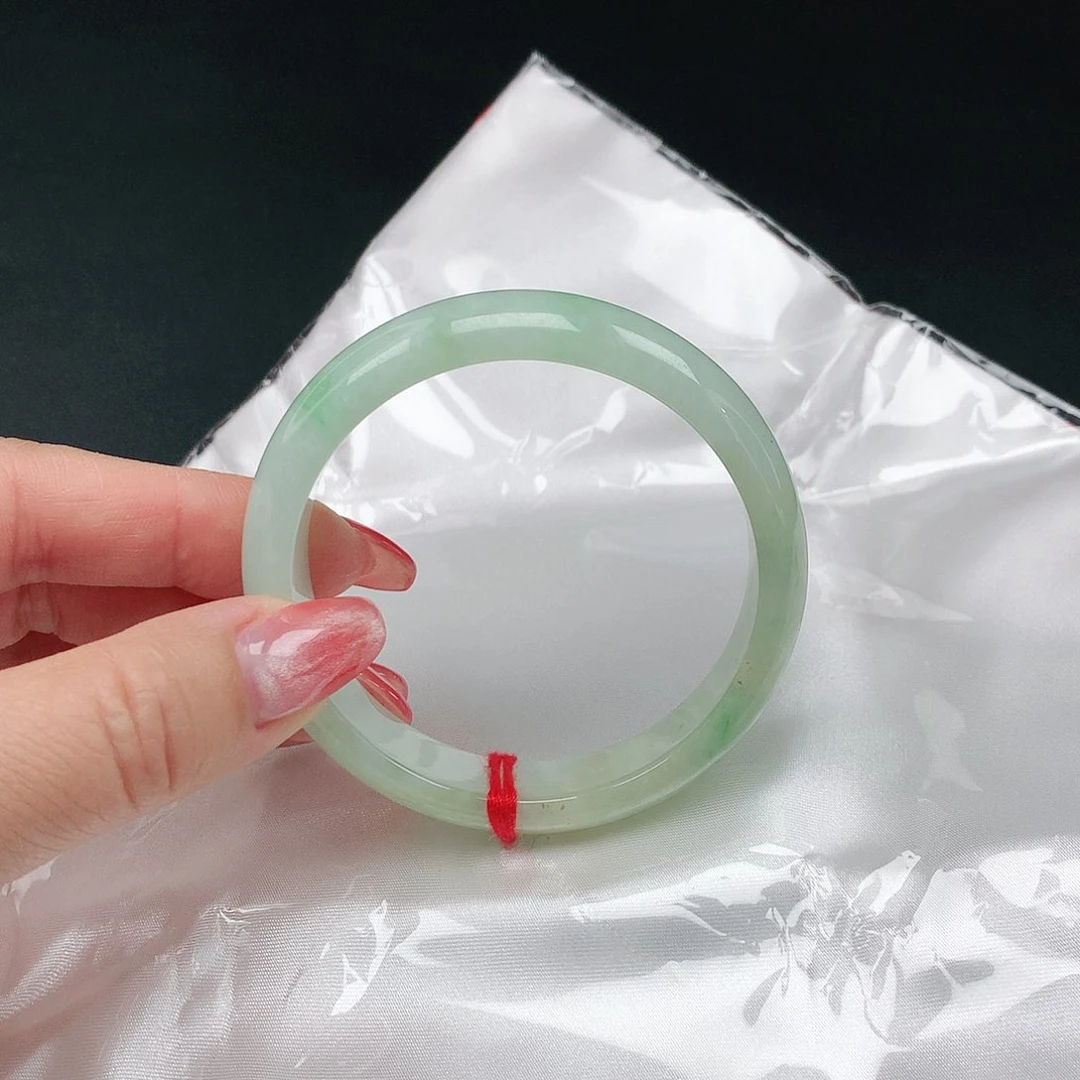 翡翠手镯未镶嵌翡翠065