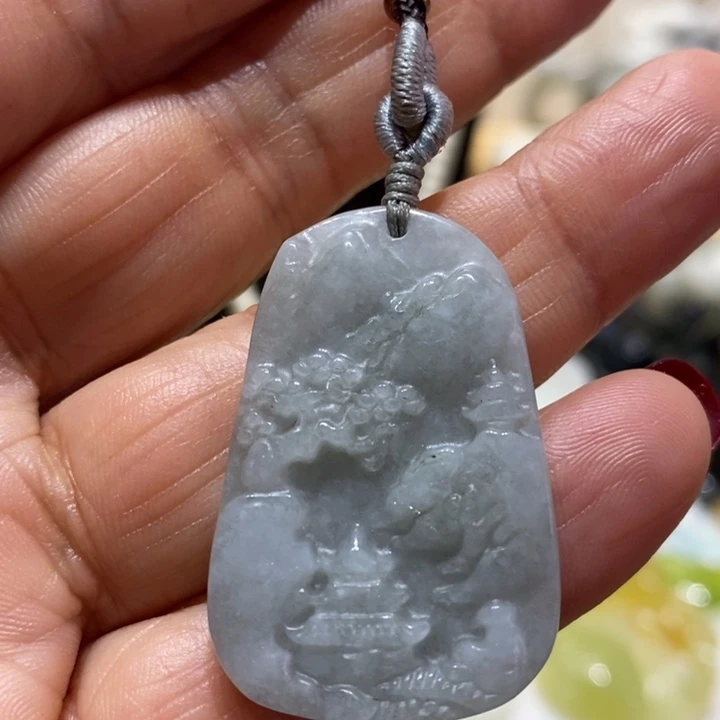 翡翠颈饰未镶嵌哼**侠