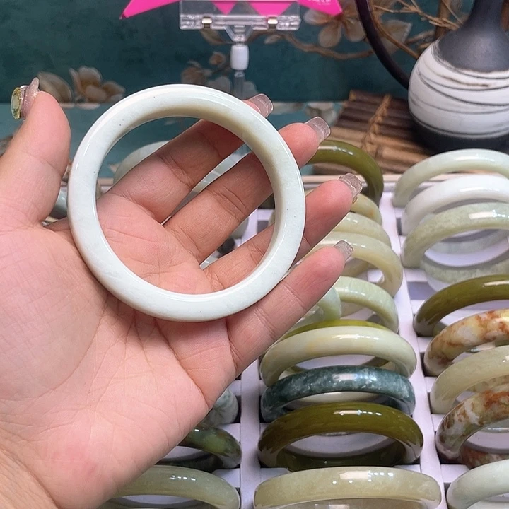 蛇纹石玉手镯未镶嵌1****?