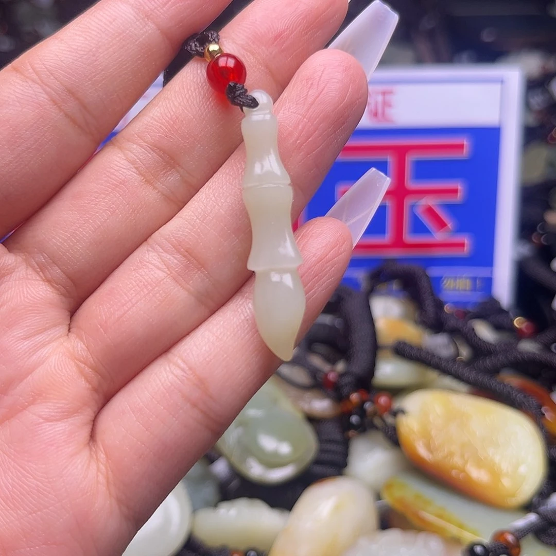 颈饰未镶嵌和田玉