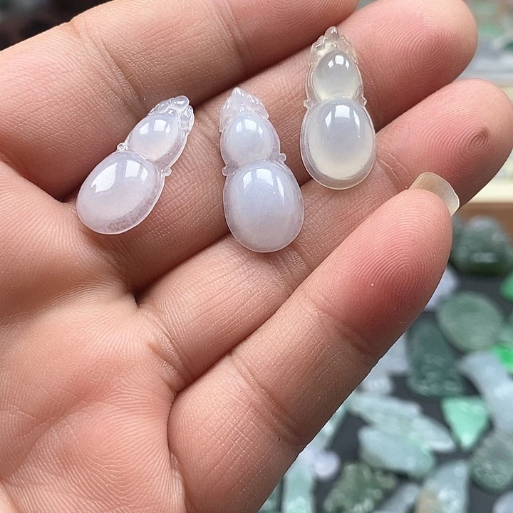 吊坠(不含链)未镶嵌翡翠一个60