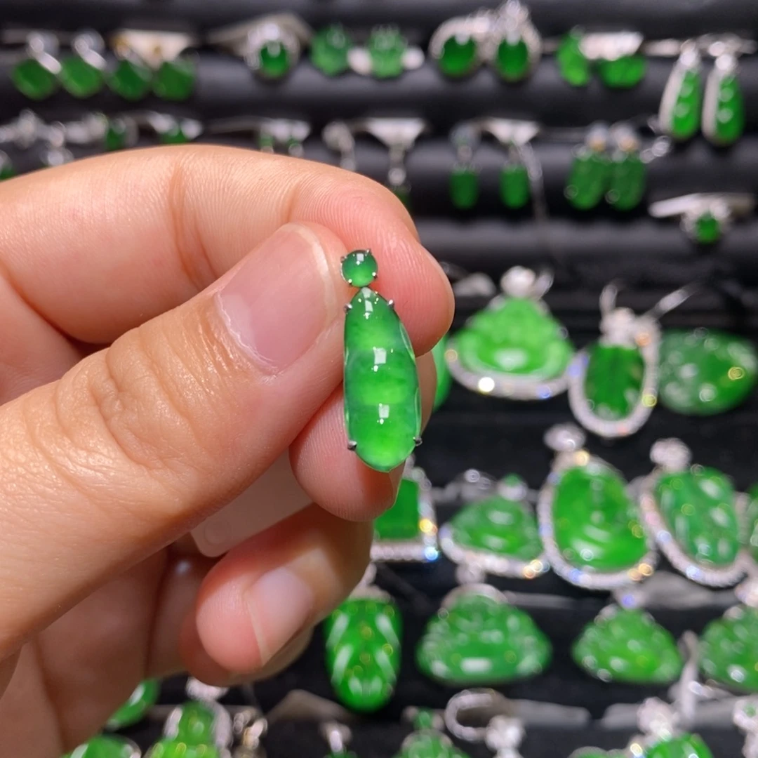翡翠18K金镶嵌吊坠(不含链)天然翡翠