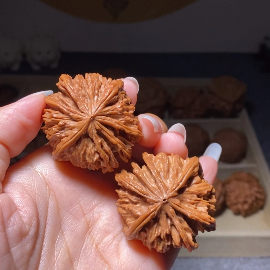 文玩核桃把件七棱异形