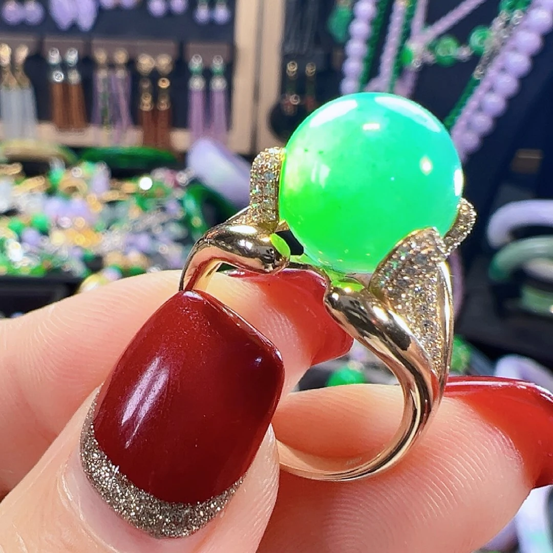 翡翠18K金镶嵌戒指