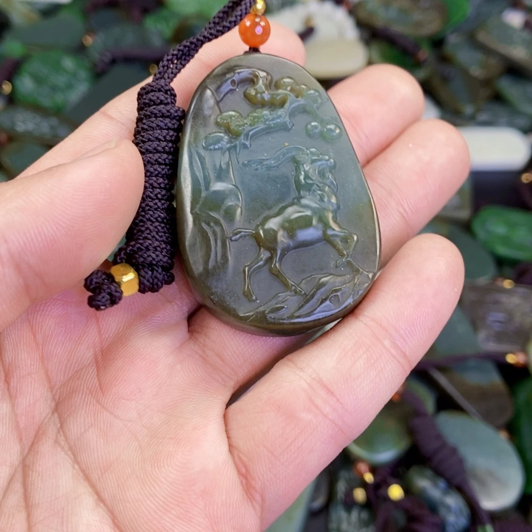 和田玉未镶嵌颈饰