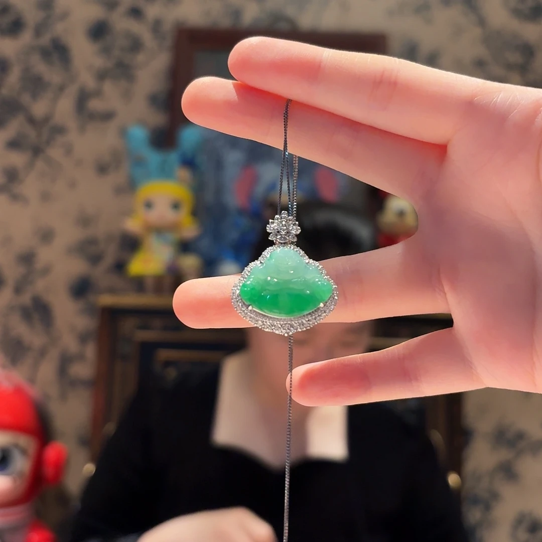 翡翠18K金镶嵌吊坠(赠链)