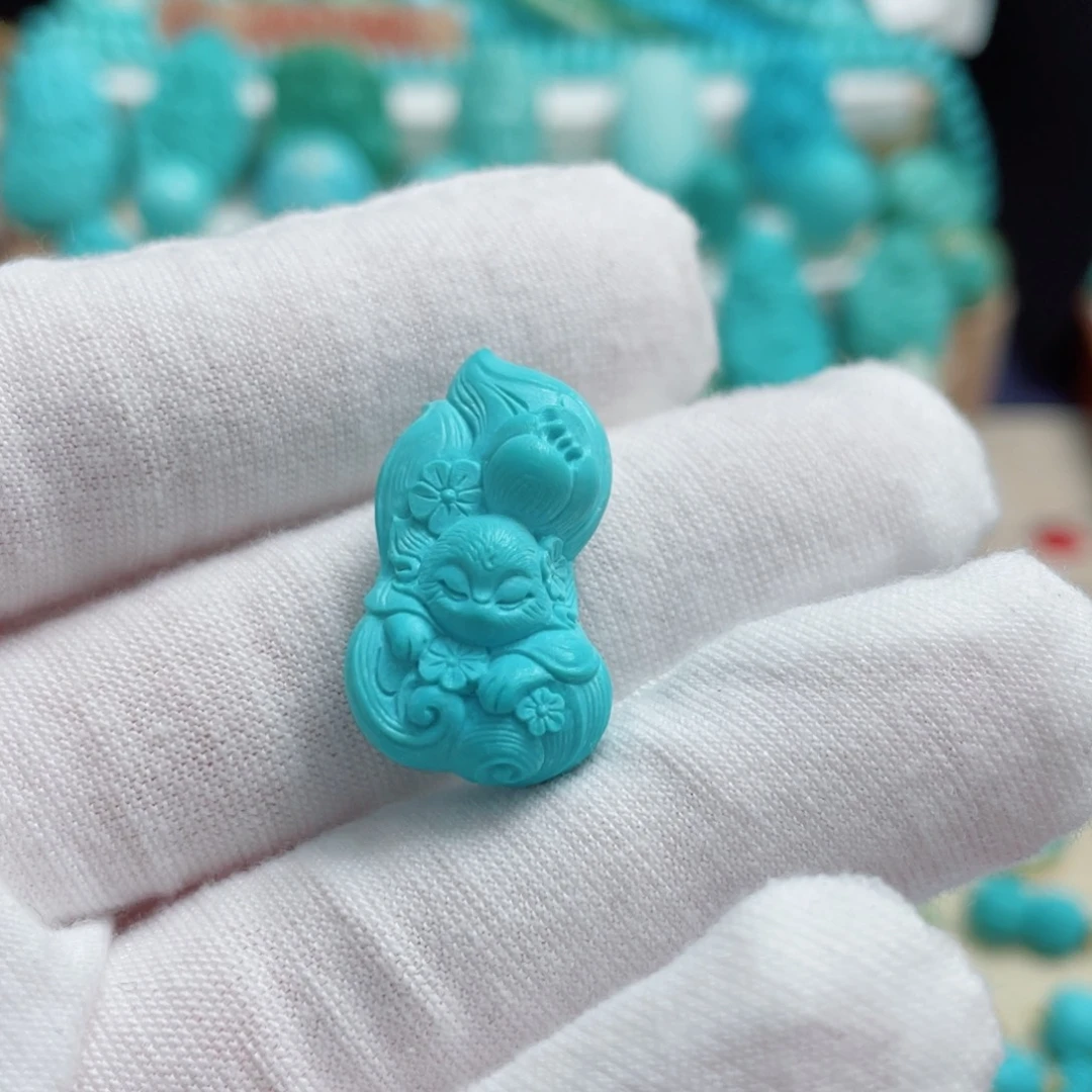 绿松石未镶嵌珠宝奇石