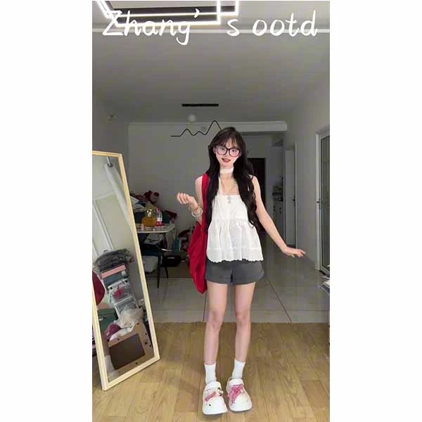 甜美蕾丝花边拼接白背心吊带女夏季韩系宽松别致娃娃上衣短裤套装