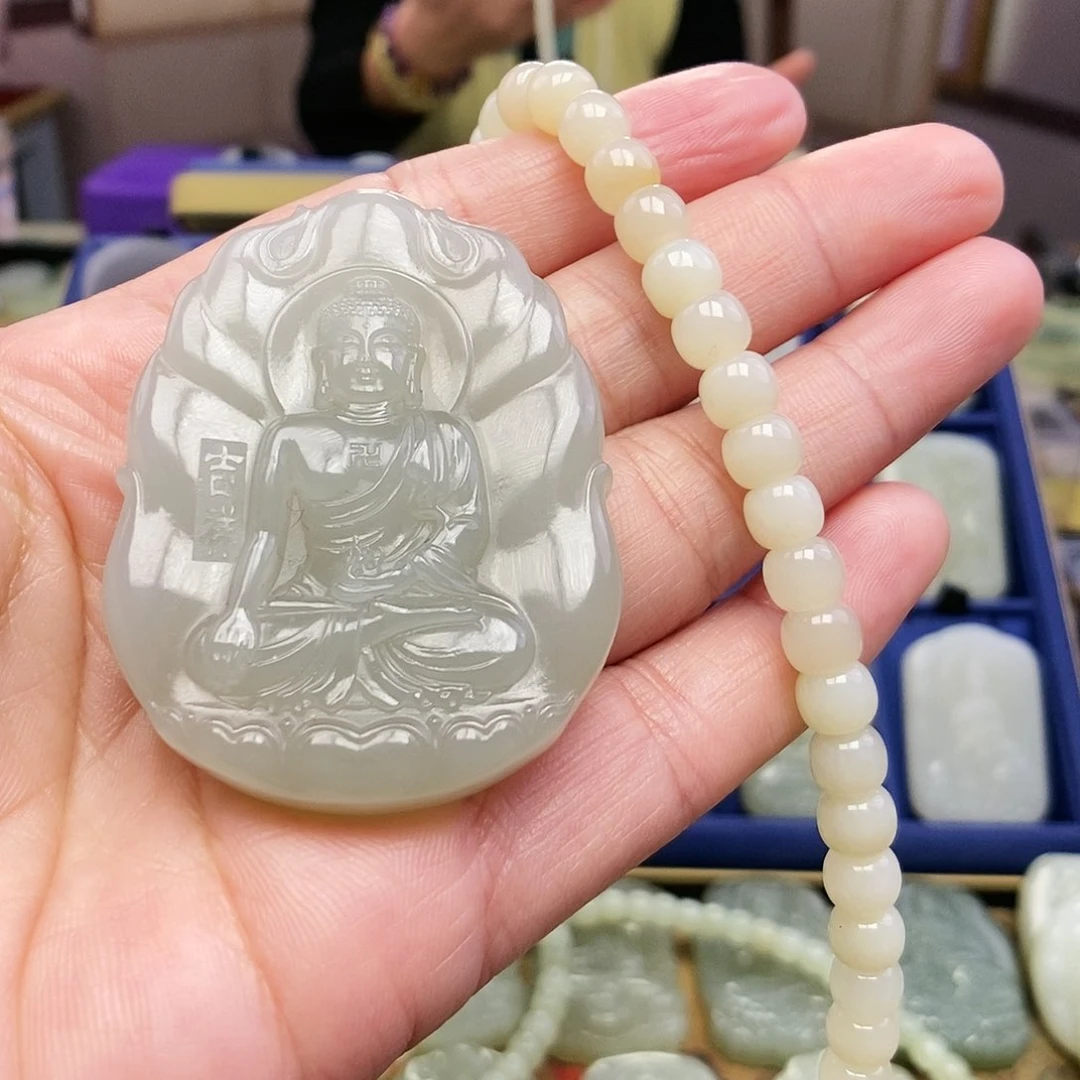 和田玉颈饰未镶嵌往***?