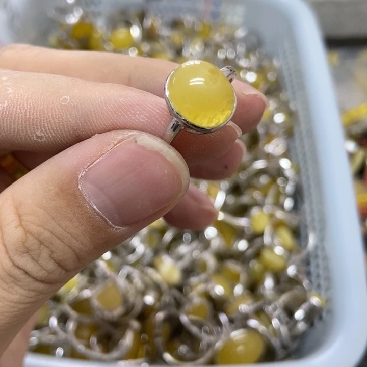 银S925镶嵌蜜蜡裸石戒指