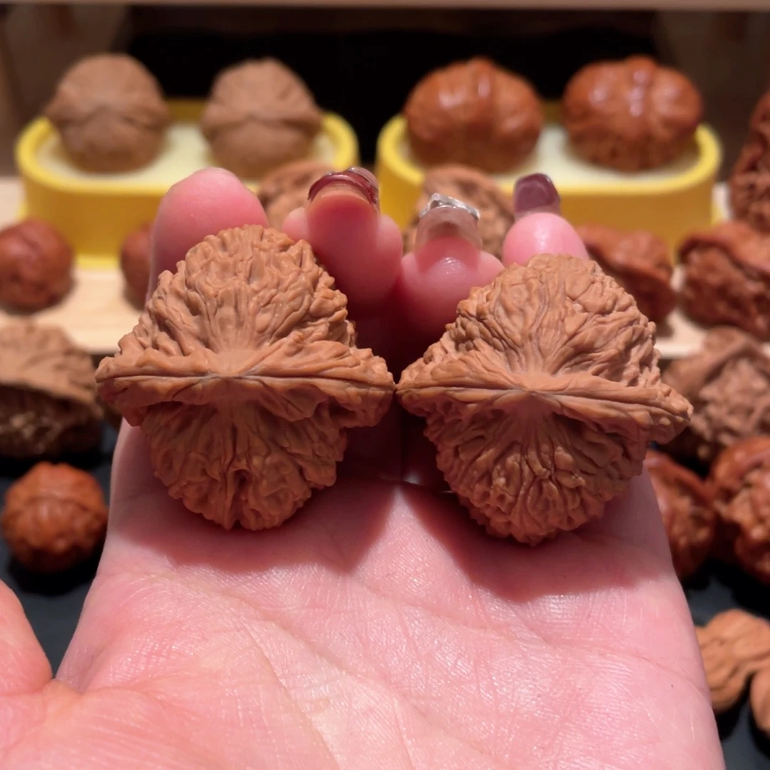 文玩核桃吊坠王**成南疆石