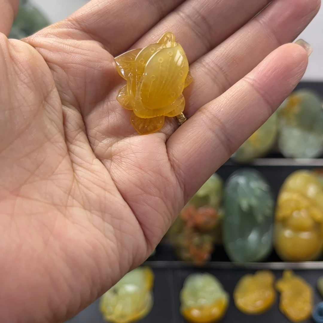 蛇纹石玉未镶嵌颈饰