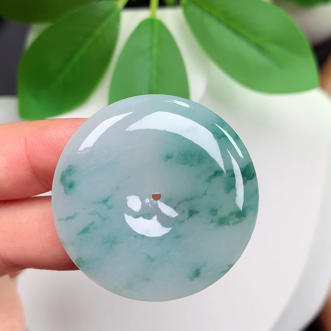 颈饰未镶嵌翡翠平安扣 35.6x5.9mm