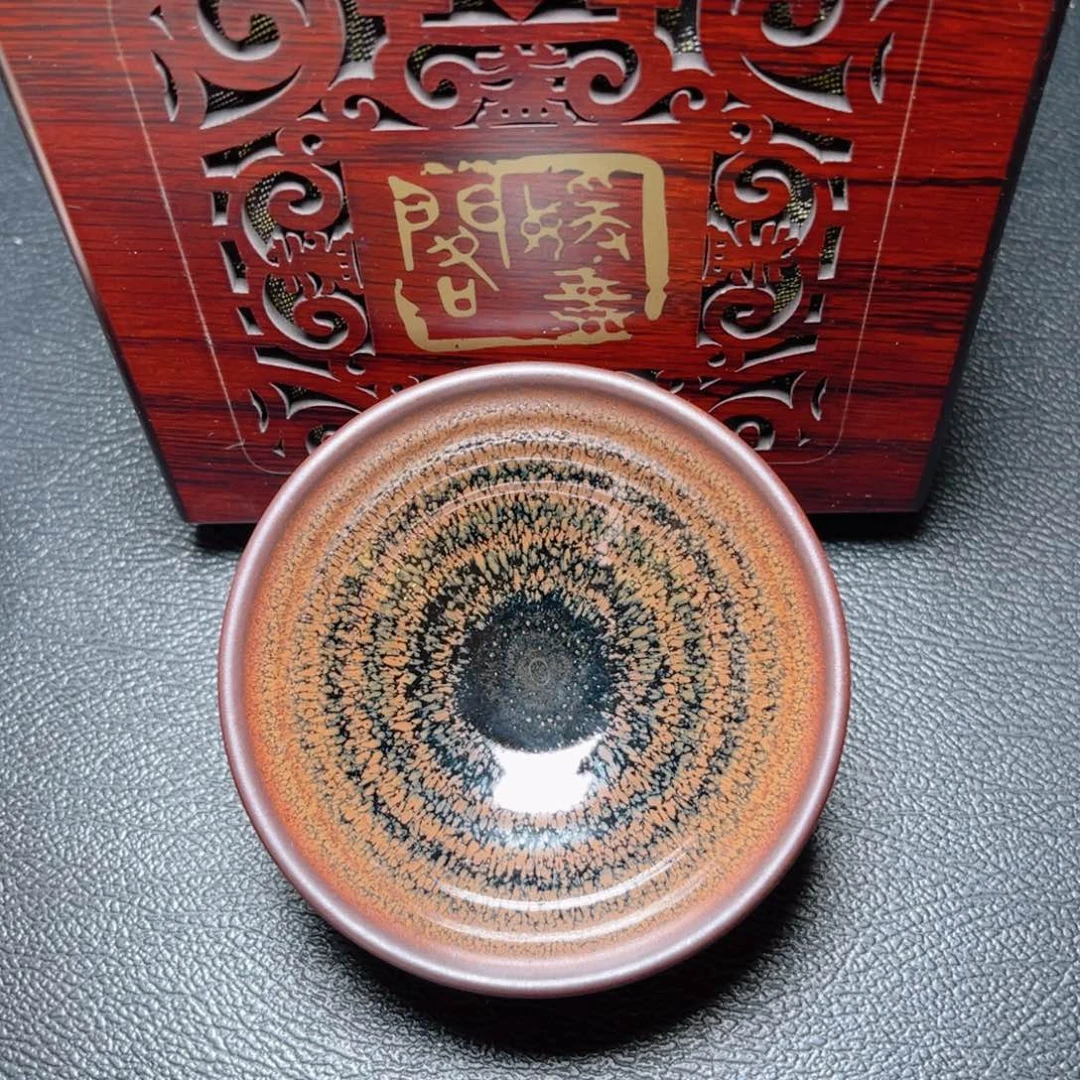 茶盏滴滴答答的声音响起