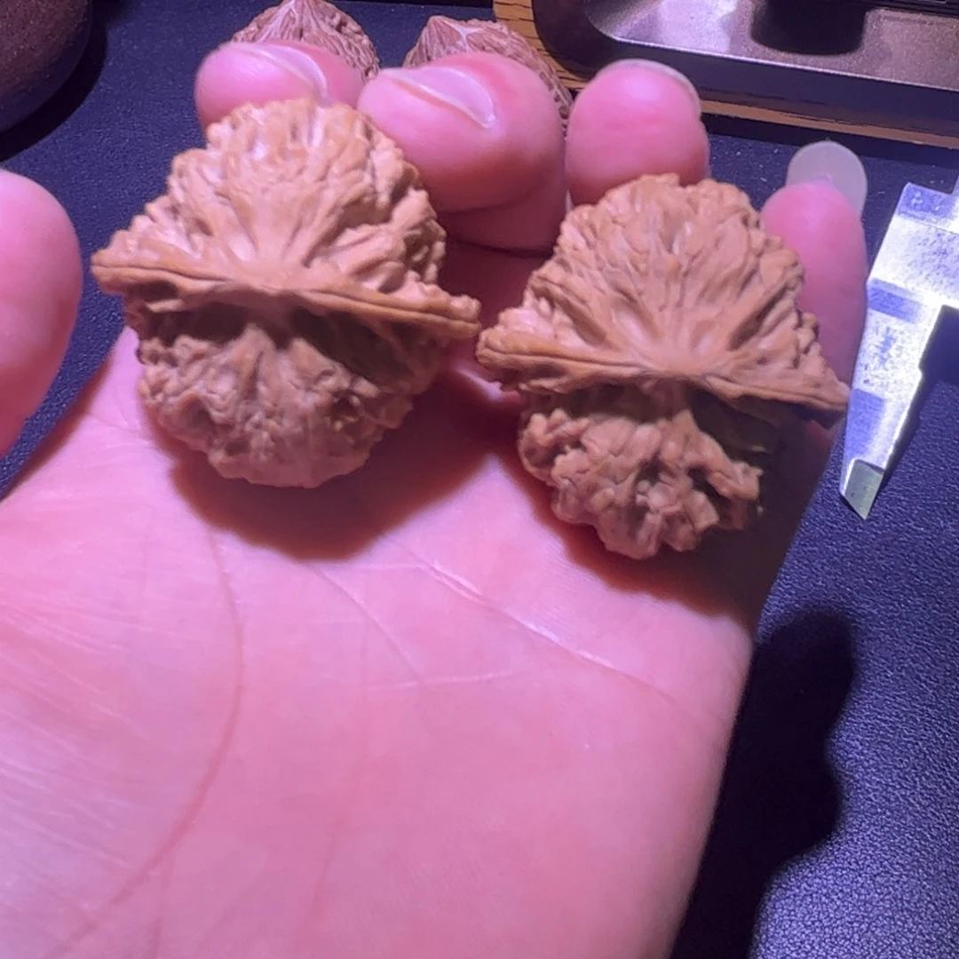 文玩核桃吊坠苹果园