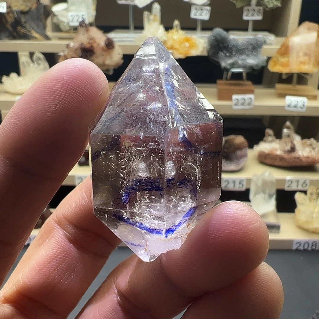 子***辰石材闪灵水晶原石摆件