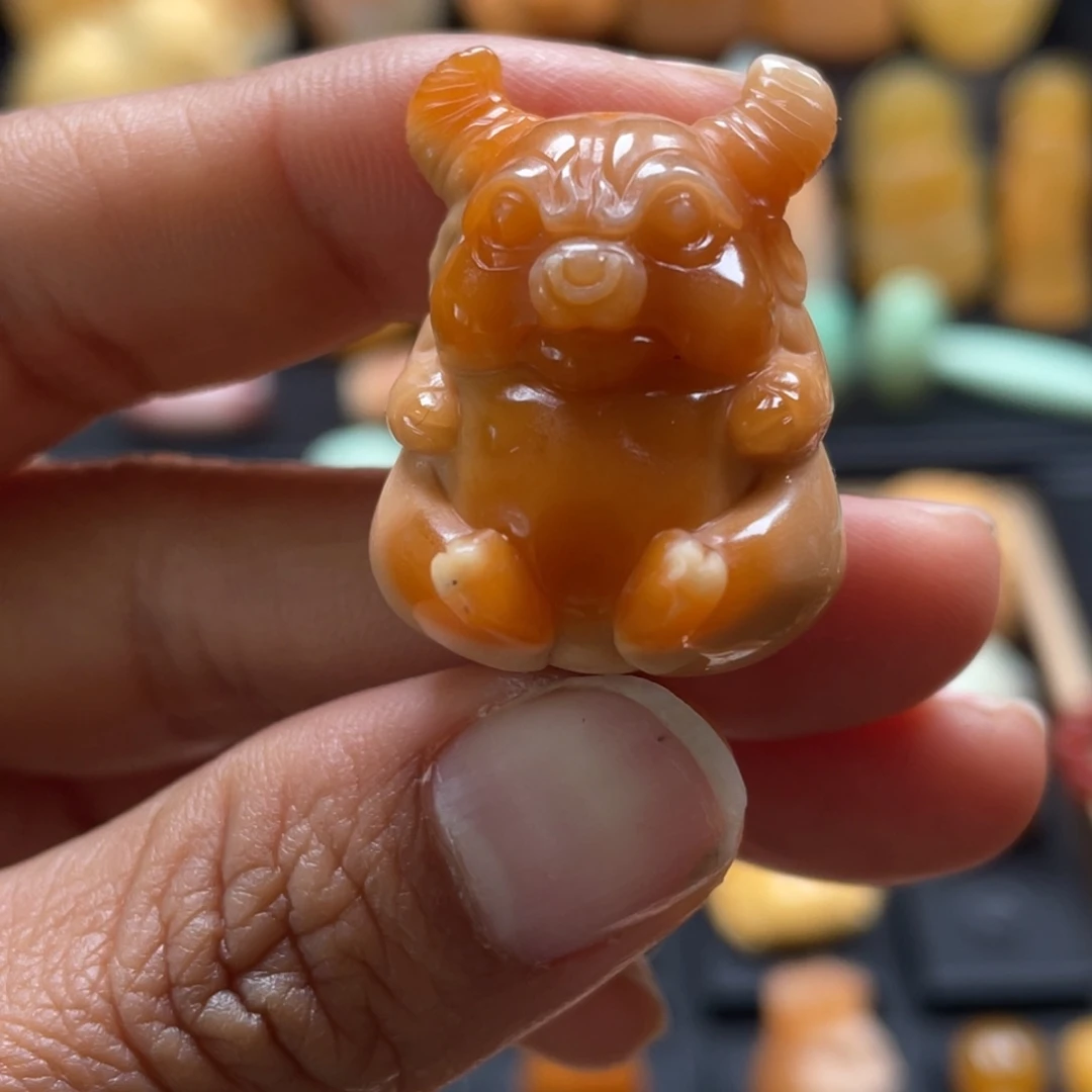 石英质玉（缅黄）未镶嵌颈饰