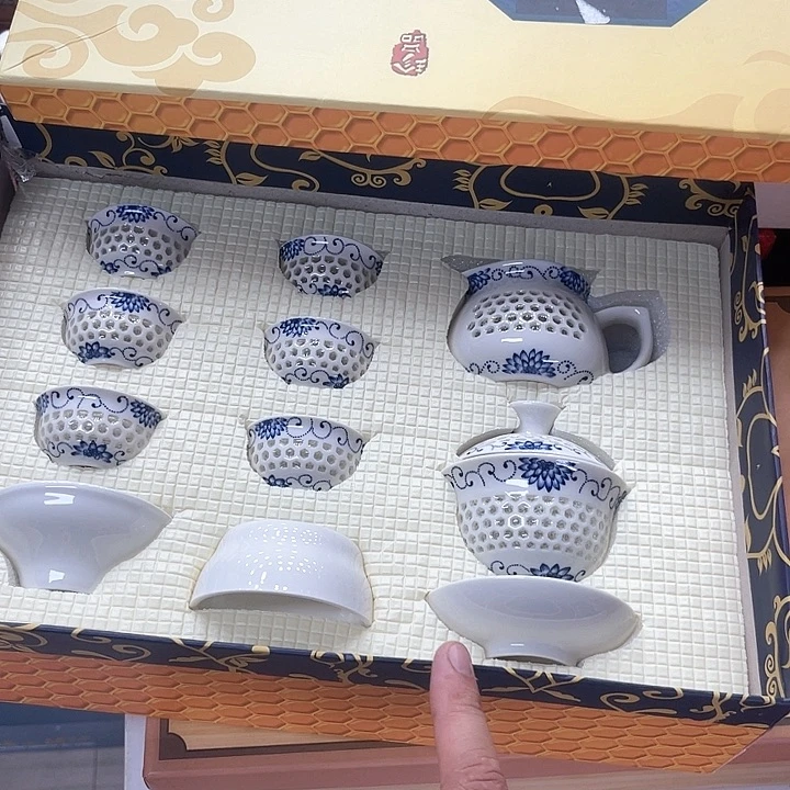 孤品茶具套装等。