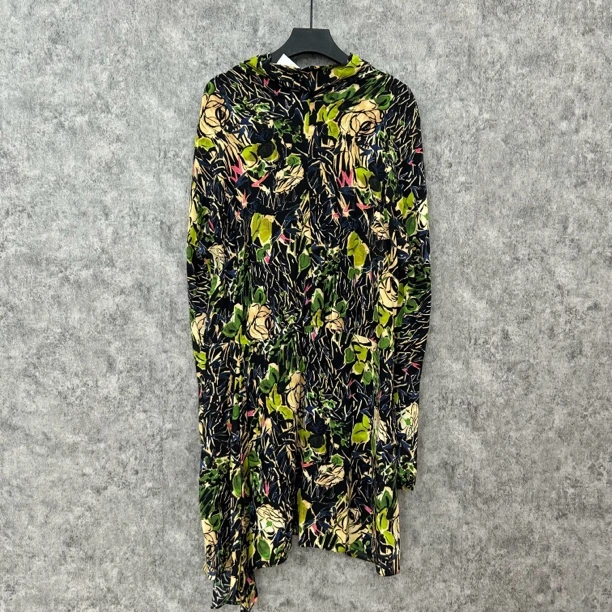 95新 Prada/普拉达 绿色花纹长袖连衣裙