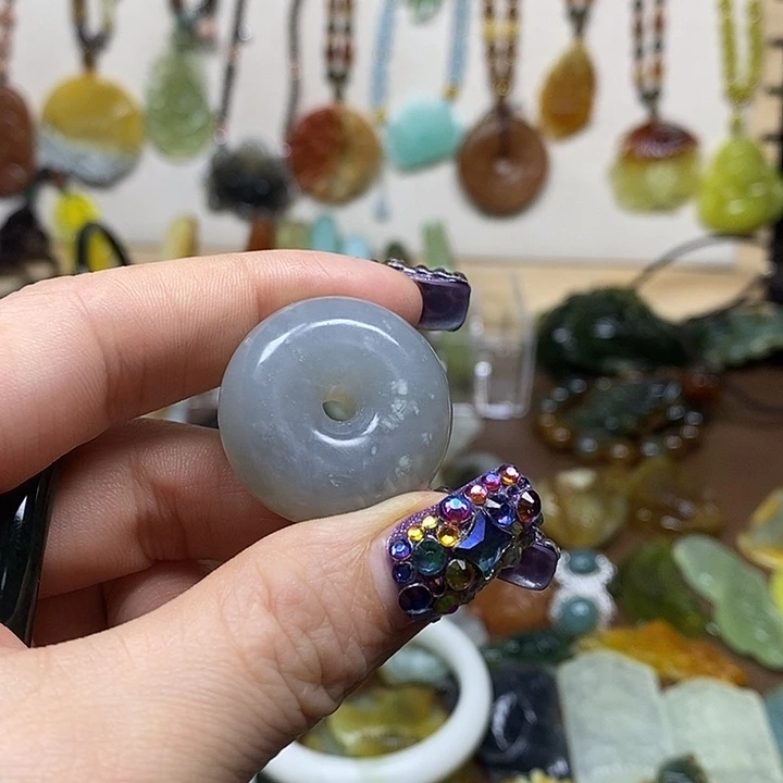 蛇纹石玉吊坠未镶嵌無*