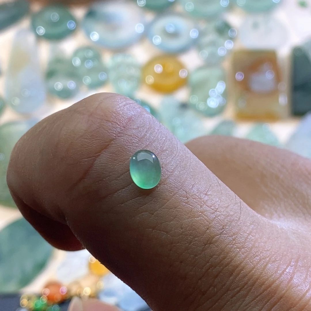 定制翡翠未镶嵌翡翠