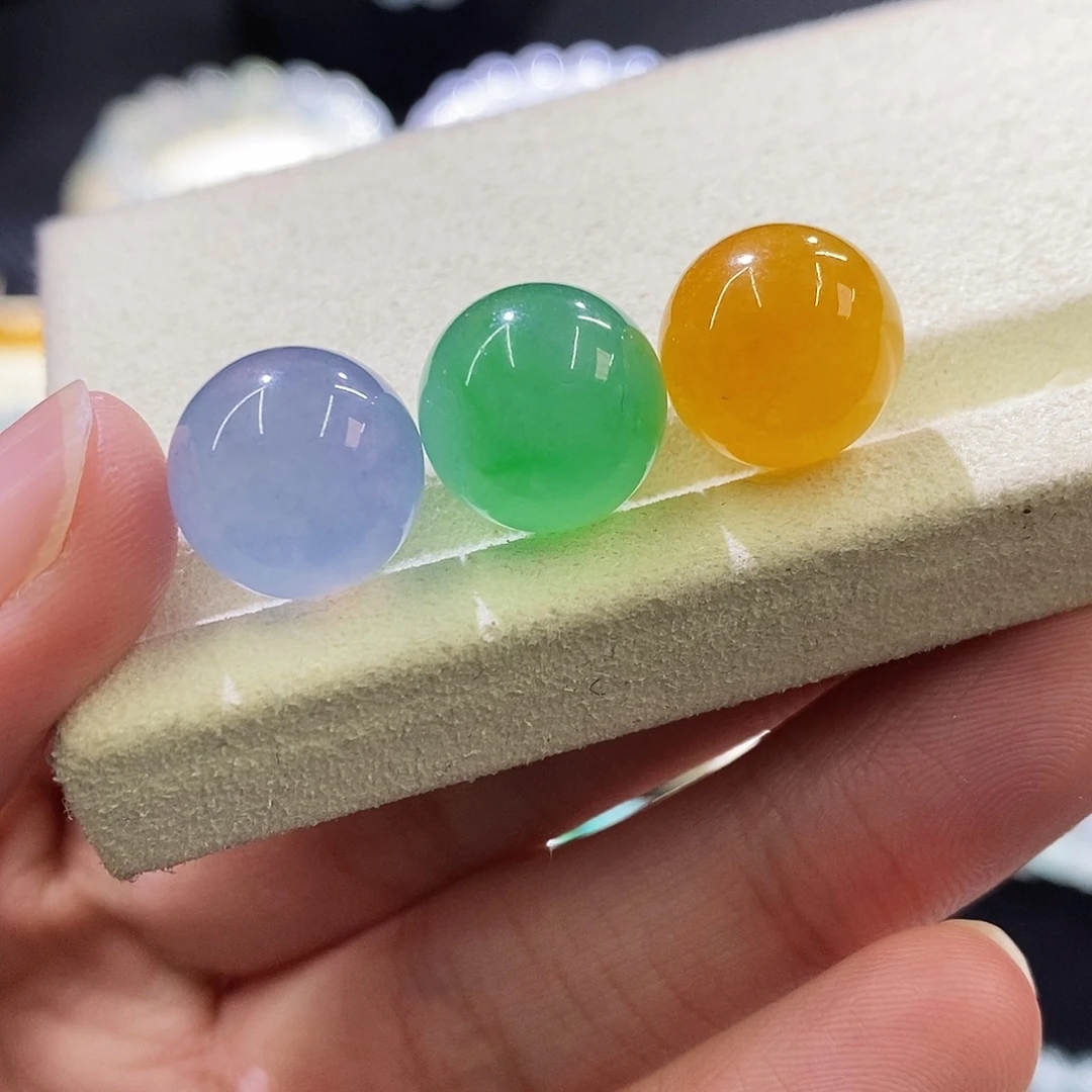 未镶嵌挂件翡翠不同价格，多样性发其一