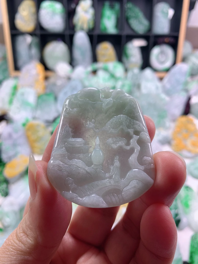 缅甸天然A货翡翠冰润山水牌吊坠尺寸：50.2-41.7-4.4