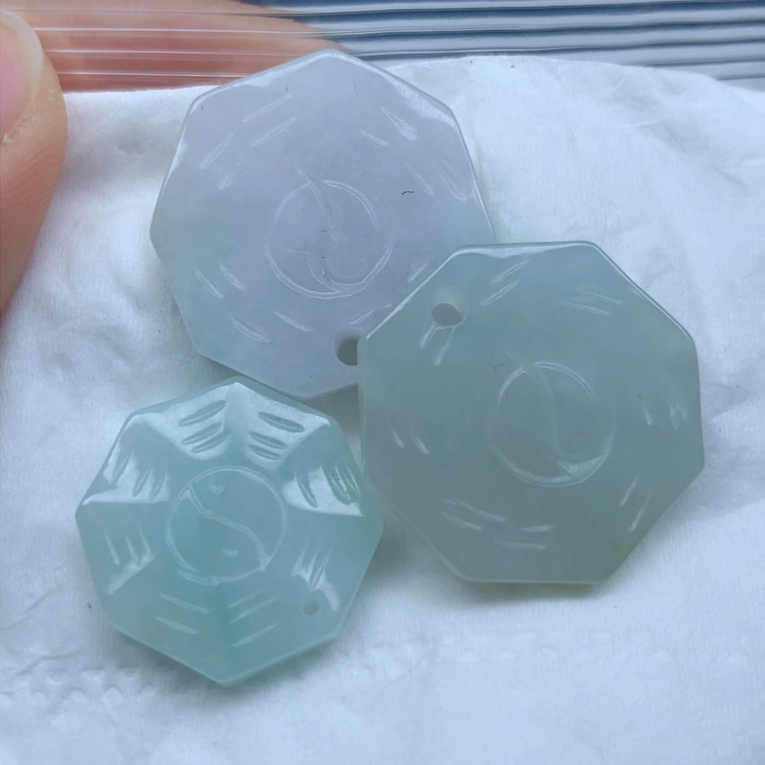 翡翠颈饰未镶嵌手串