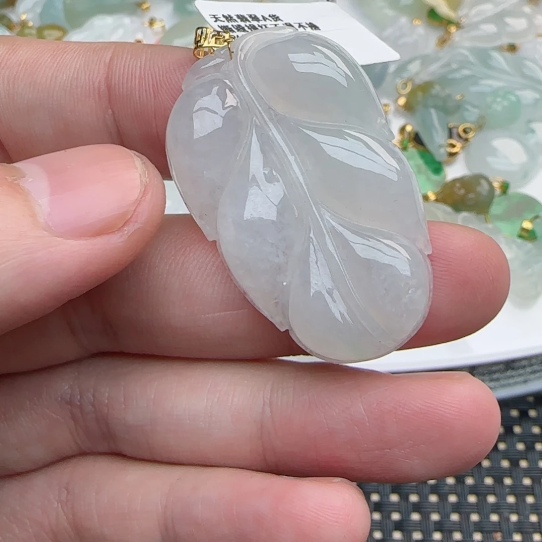 【闪购商品】翡翠颈饰18K金镶嵌大叶