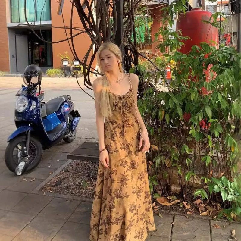 胖mm长款法式甜美风复古碎花吊带连衣裙夏大码气质显瘦度假长裙