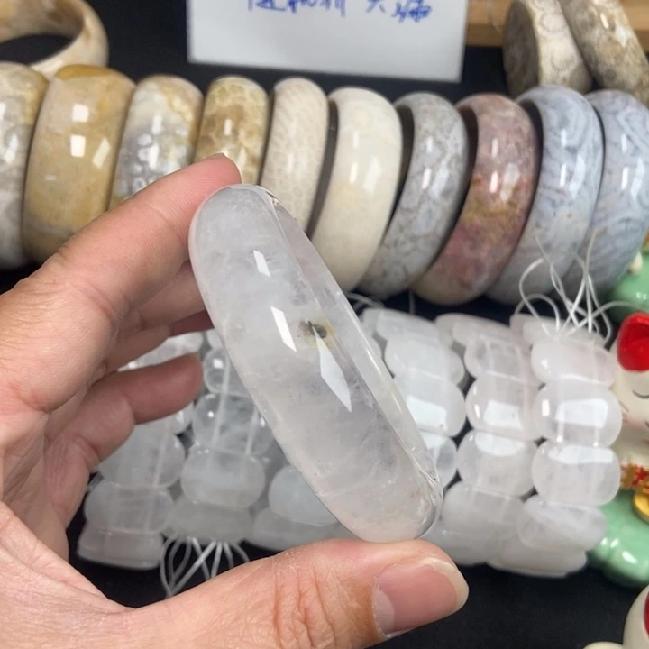 未镶嵌手链硅化珊瑚（珊瑚玉）57+