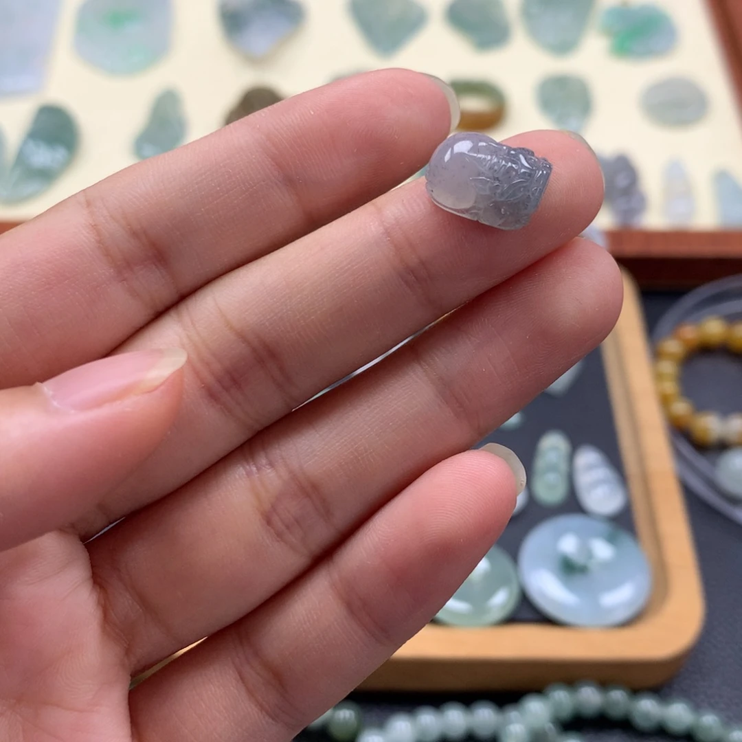 颈饰未镶嵌翡翠貔貅
