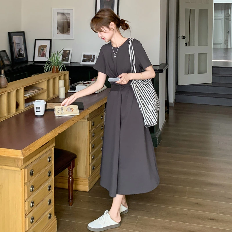 韩系短袖连衣裙女夏季2025新款小众设计感交叉绑带收腰气质长裙子