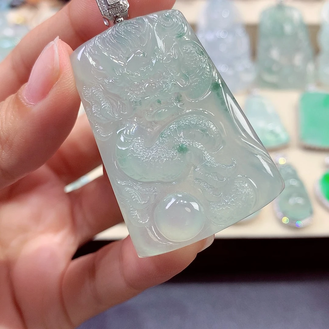 骑***子翡翠18K金镶嵌颈饰翡翠