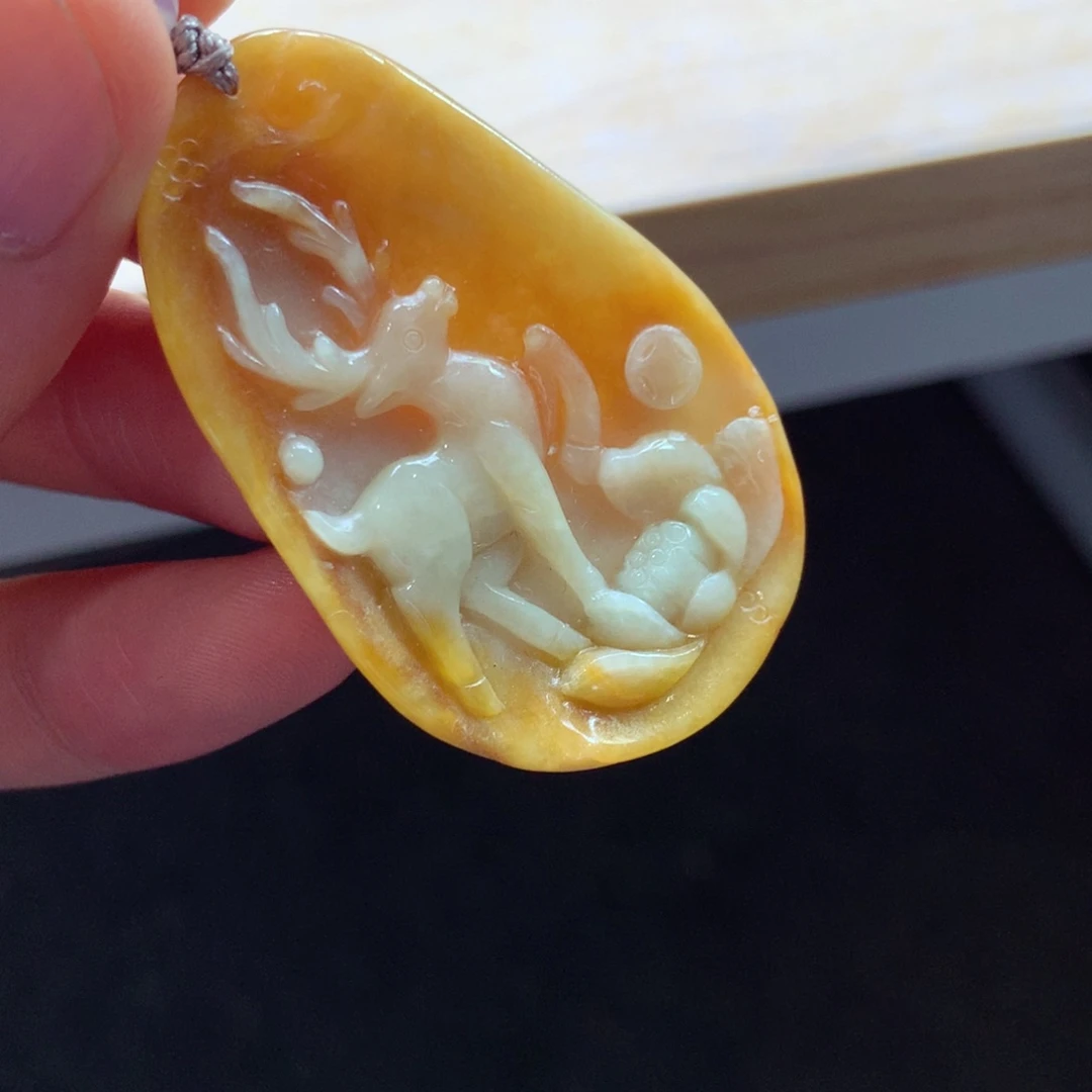 翡翠颈饰未镶嵌吊坠