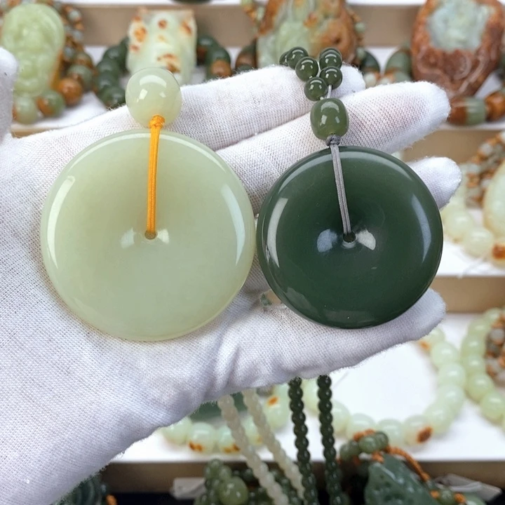【闪购商品】透闪石质玉挂件未镶嵌阳*