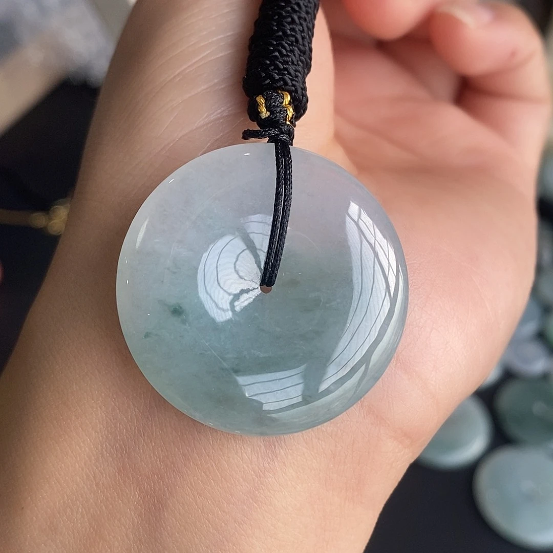 翡翠颈饰未镶嵌翡翠首饰