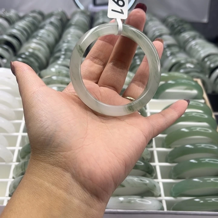 未镶嵌手镯石英质玉491